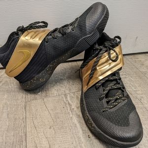 Nike ID Kyrie 2 Black and Gold Size 10 men